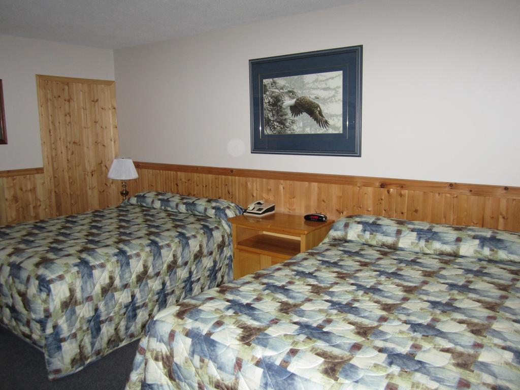 Lakeside Motel Williams Lake Bagian luar foto