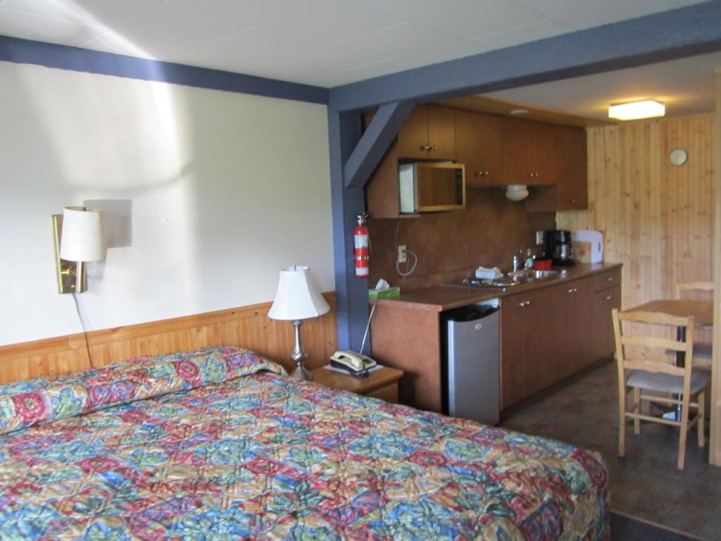 Lakeside Motel Williams Lake Bagian luar foto